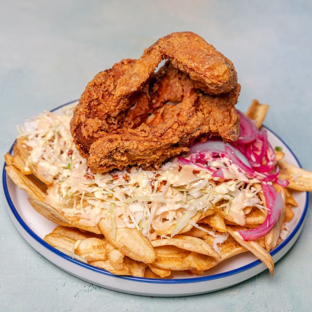 Pollo Chuco (Fried Chicken with Green Plantains).